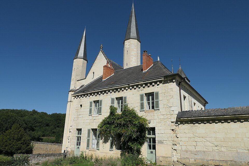 Les bâtiments et les clochers de l'Abbaye royale de Fontevraud