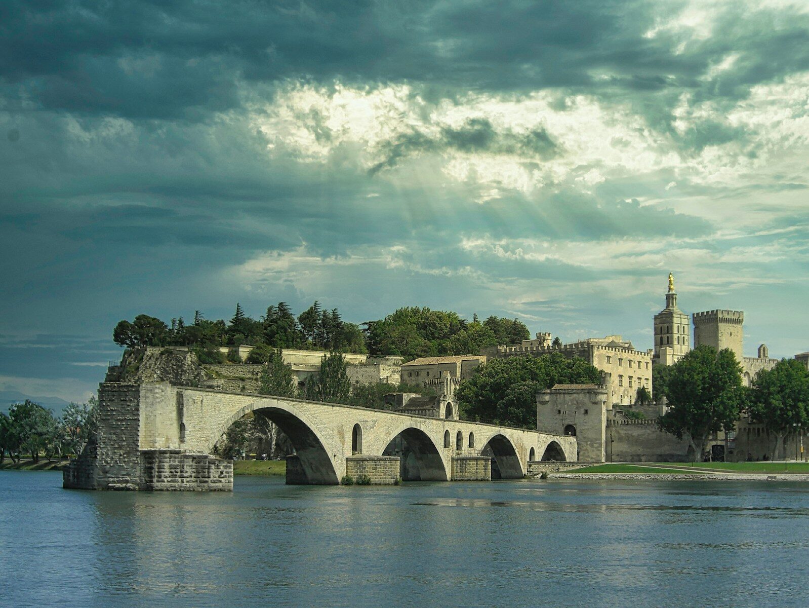 cultural evening in Avignon